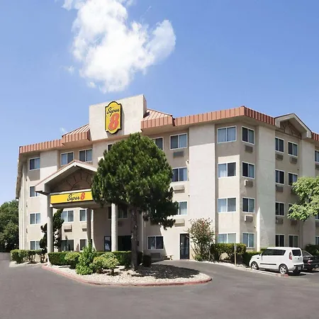 Super 8 By Wyndham Austin North/University Area